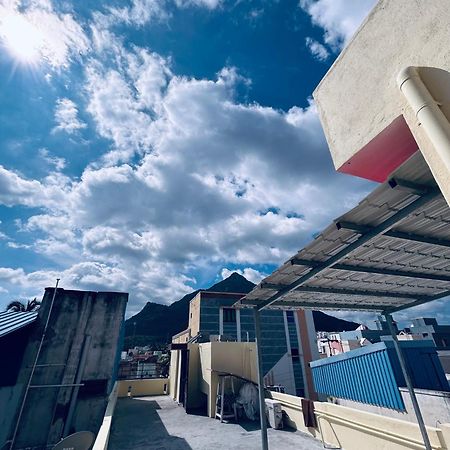 Dss Home Stay Just 500 Meter Girivalam Road Tiruvannāmalai المظهر الخارجي الصورة